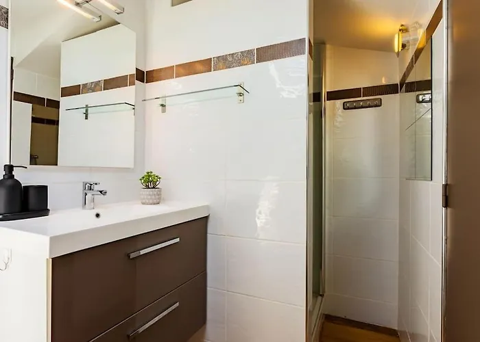 Le Nid Azure / Hypercentre